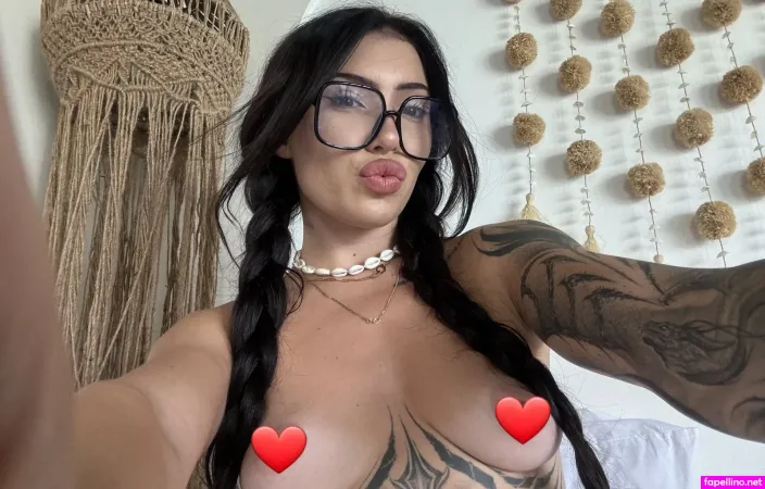 Carinadunee OnlyFans Thumbnail #VMHxhfJXBu