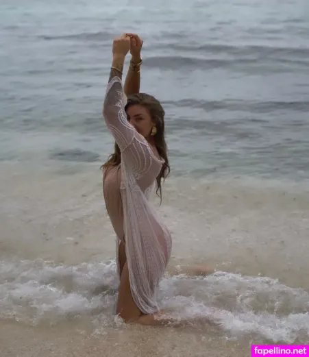 Carineneveu OnlyFans Thumbnail #3zsOpJZvzW