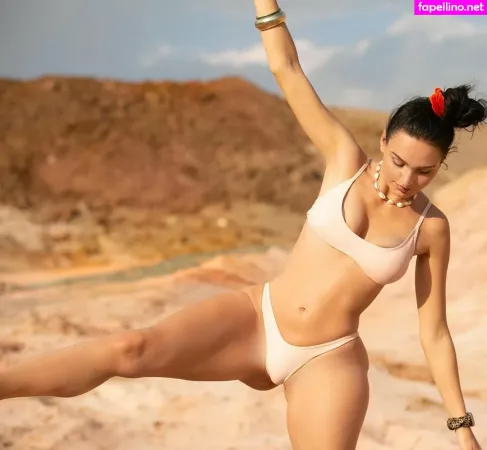 Carinnha White OnlyFans Thumbnail #fAtydG7sdg