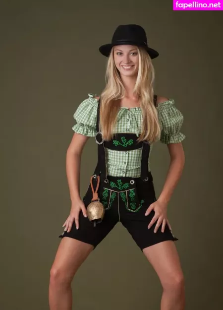 Carisha OnlyFans Thumbnail #9UQYKMWWrr