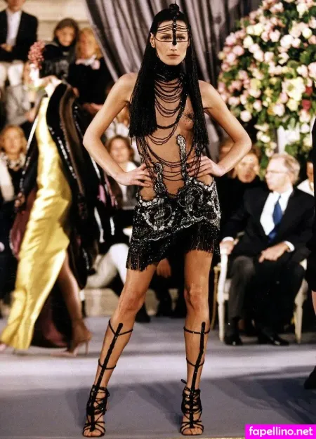 Carla Bruni OnlyFans Thumbnail #1qGfOmIZ6r