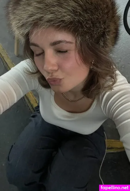 Carlaaxsophie Carla Sophie Schell OnlyFans Thumbnail #LiAf28VjAy