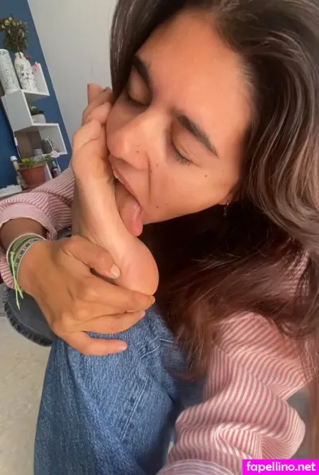 Carlasfeetfrenchgirl OnlyFans Thumbnail #8jeBB8jjBn