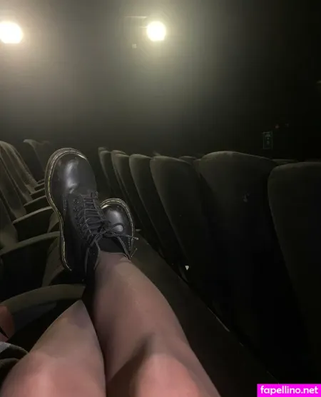Carlasfeetfrenchgirl OnlyFans Thumbnail #iunAS5OCsV