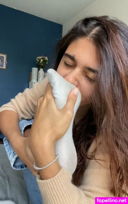 Carlasfeetfrenchgirl OnlyFans Thumbnail #yAGsidIxmm