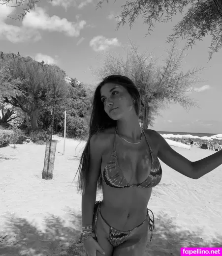 Carlotavalientee OnlyFans Thumbnail #GbjmJKLtMM