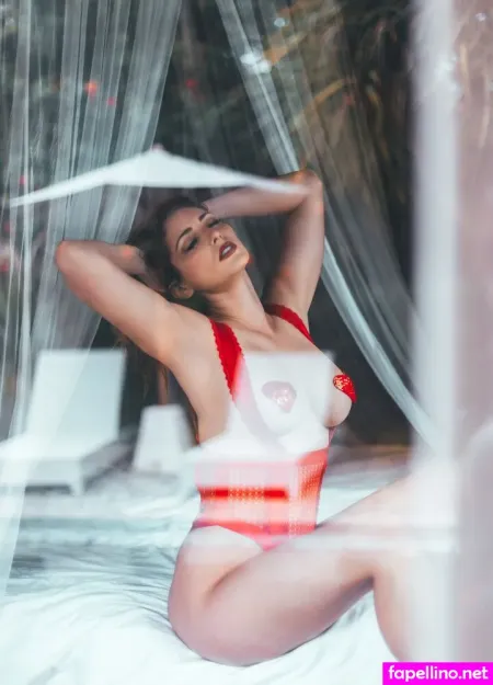 Carlotta Champagne 37 OnlyFans Thumbnail #2Oohd9XIYs