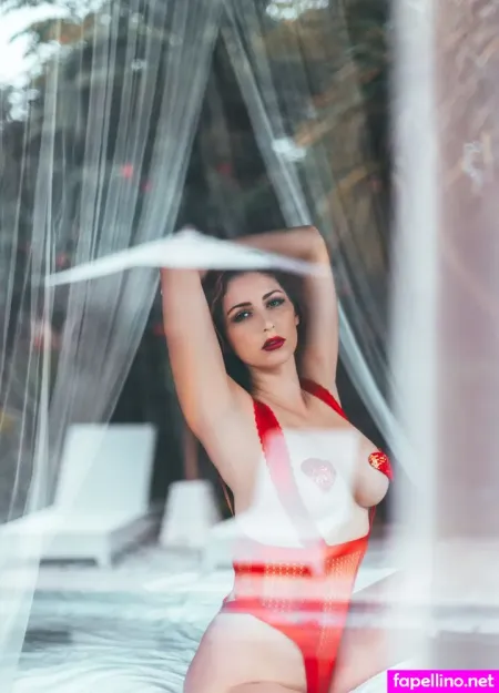 Carlotta Champagne 37 OnlyFans Thumbnail #75eFMloeVs