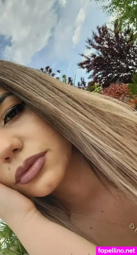 Carlotta2000 OnlyFans Thumbnail #2KMl9JNtE5