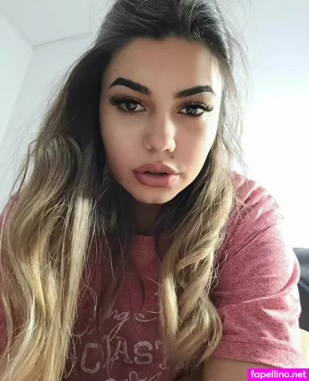 Carlotta2000 OnlyFans Thumbnail #iDYA1Gty58