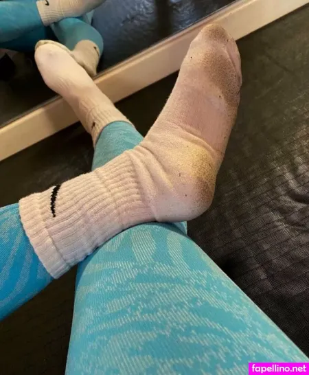 Carly Shayes Feet OnlyFans Thumbnail #9G9ZI3o1M8