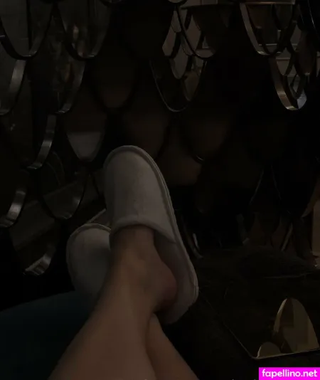 Carly Shayes Feet OnlyFans Thumbnail #GpxZnlP1zD