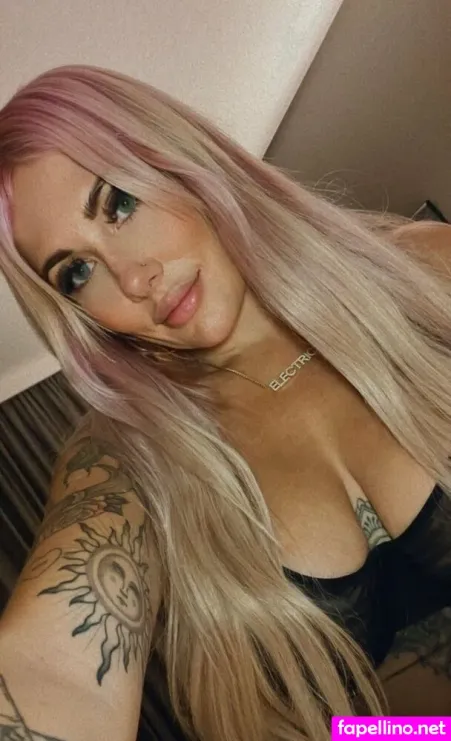 Carlyelectricfree OnlyFans Thumbnail #qJWbfMPmga