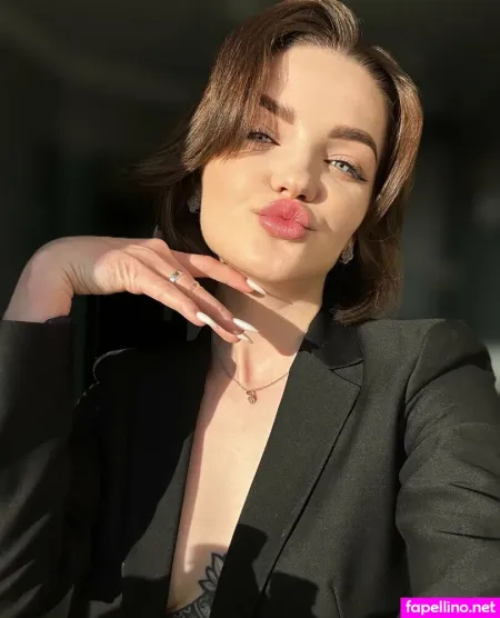 Carlyonlycarly OnlyFans Thumbnail #9nc2vtAjXj