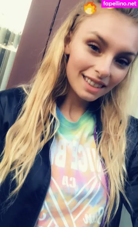 Carlyraeofficial OnlyFans Thumbnail #6HsIm8l5D5