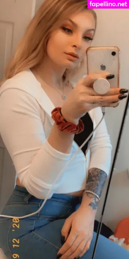 Carlyraeofficial OnlyFans Thumbnail #QY9zStSZ4b