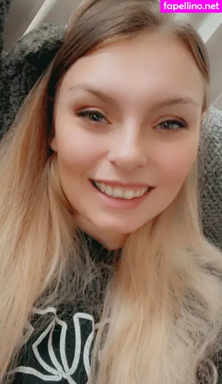 Carlyraeofficial OnlyFans Thumbnail #z4Dg4aigGF