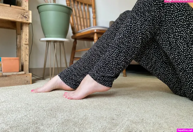 Carlyreyfeet OnlyFans Thumbnail #9Hm6Ktx8sh