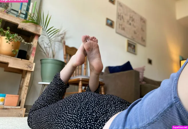 Carlyreyfeet OnlyFans Thumbnail #pdJ5SJaVJI