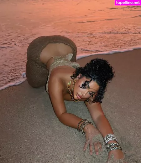 Carmela Habibi OnlyFans Thumbnail #9JNIJ4NhjK