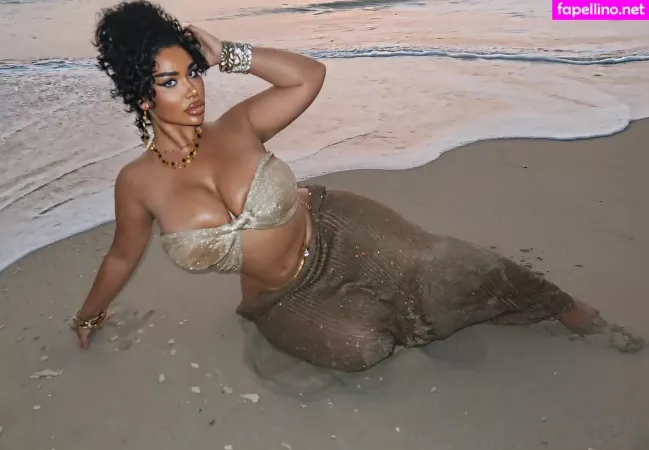 Carmela Habibi OnlyFans Thumbnail #COQKzUHi8i