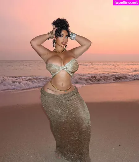 Carmela Habibi OnlyFans Thumbnail #KC2f4Xzttb