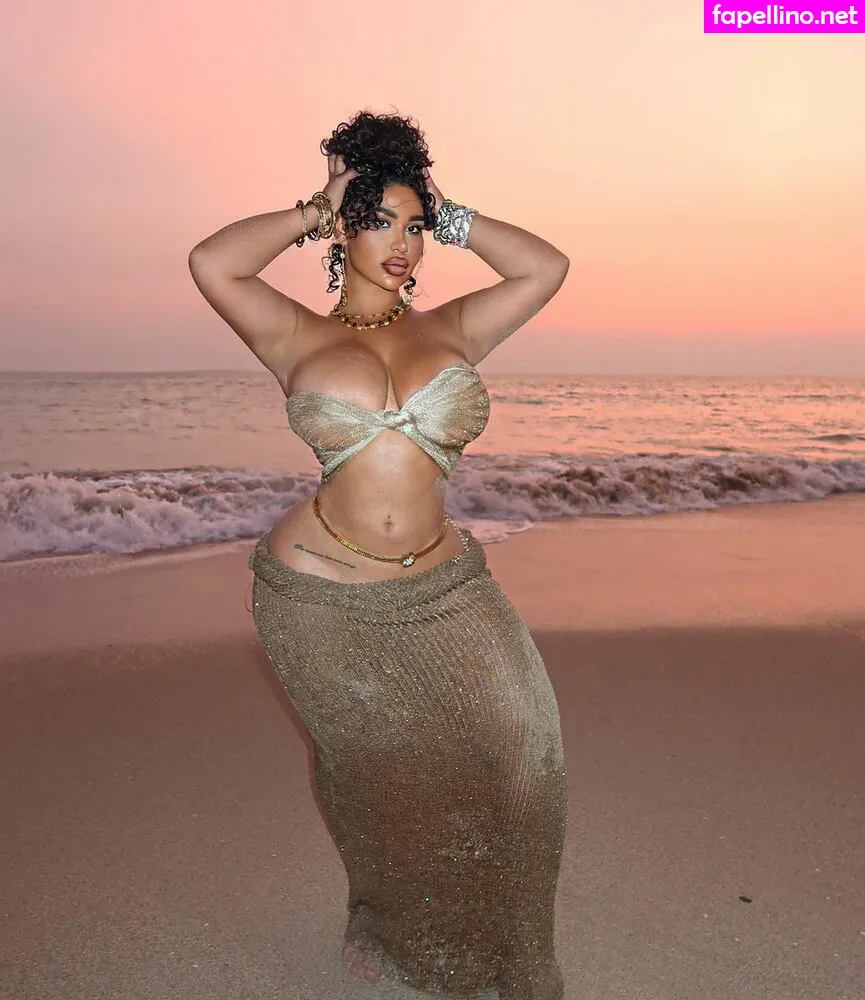 carmelahabibi, carmellaxo, littlemisslibrarian Nude Leaked OnlyFans Photo #KC2f4Xzttb
