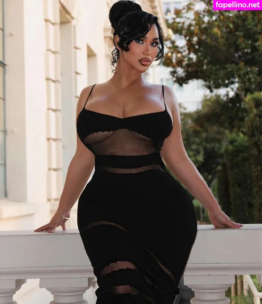 carmelahabibi, carmellaxo, littlemisslibrarian Nude Leaked OnlyFans Photo #klt7rWiSzs