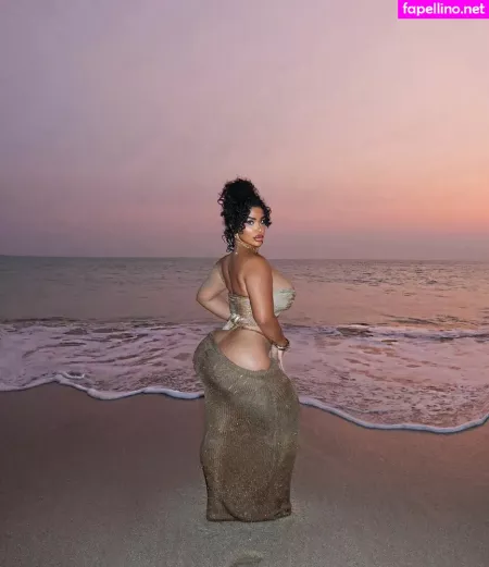 Carmela Habibi OnlyFans Thumbnail #xRJvNL4JvN