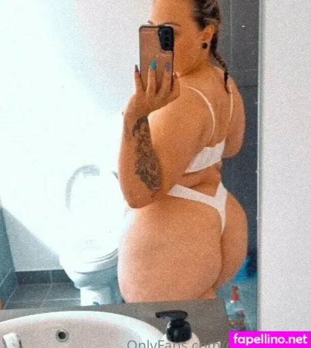 Carmellinaax OnlyFans Thumbnail #xPFlAym4M9