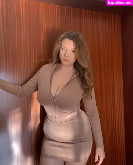 Carmen Curvy OnlyFans Thumbnail #6vHQhpusWl
