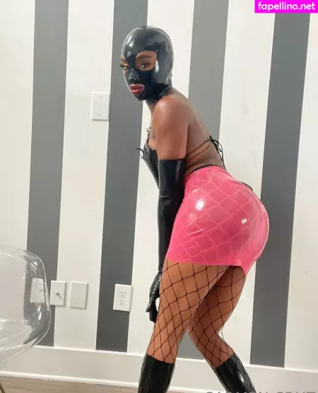 Carmencruz OnlyFans Thumbnail #deUgCs4NzE