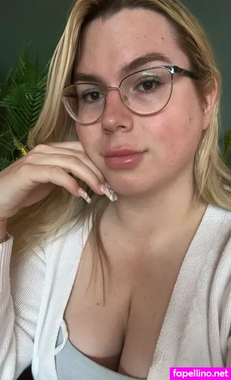 Carmenmahole OnlyFans Thumbnail #1BVhJLkXdn