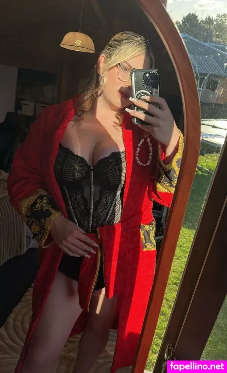 Carmenmahole OnlyFans Thumbnail #LupI2SaO7h