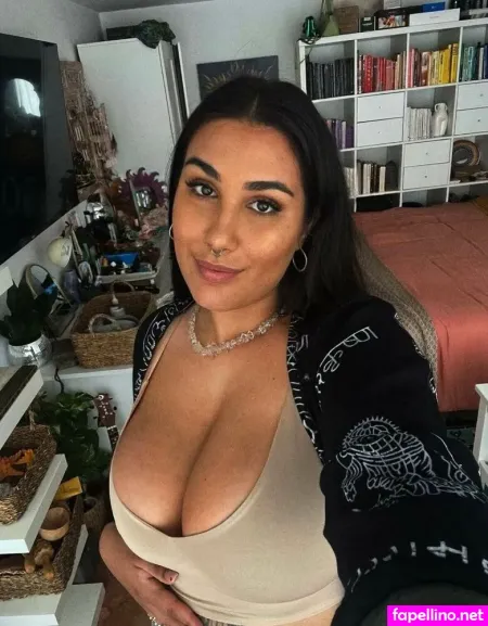 Carmenshasta OnlyFans Thumbnail #TKNBRS5sPN