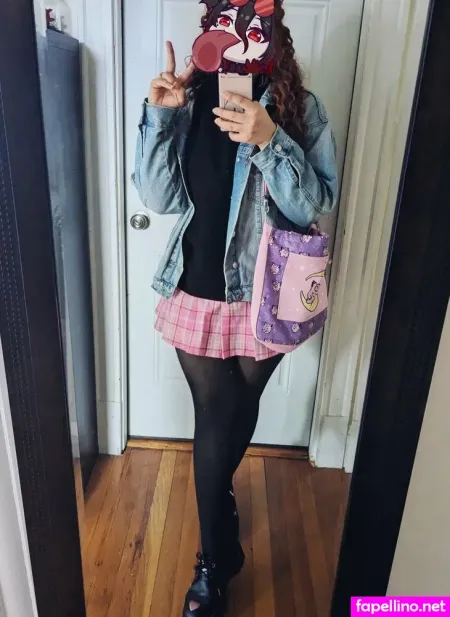 Carmilla Roux OnlyFans Thumbnail #s8vb1UGLfN