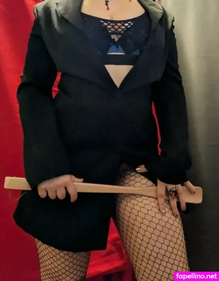 Carmilla Roux OnlyFans Thumbnail #xueUGLFle2