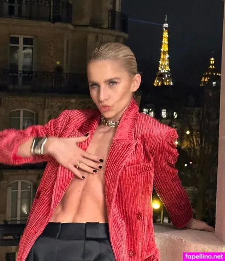 Caro Daur OnlyFans Thumbnail #xIV8zmivwt