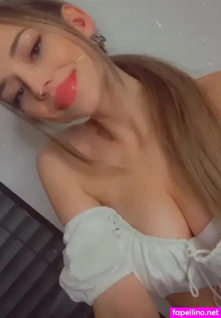 Caro Kotke OnlyFans Thumbnail #a32rTyWouB