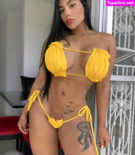 Caro Velez Betancourth OnlyFans Thumbnail #jCMAPad9cv