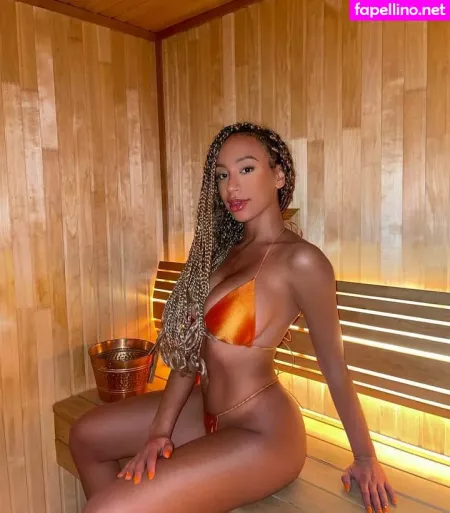 Caro Viee OnlyFans Thumbnail #C4d4s1KcUP