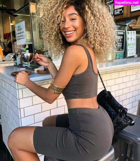 Caro Viee OnlyFans Thumbnail #ngaTqikFGT