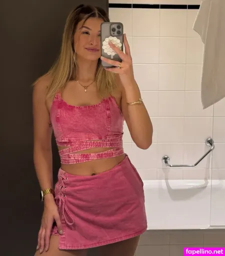 Caro Winter OnlyFans Thumbnail #MQiZJwBAJj