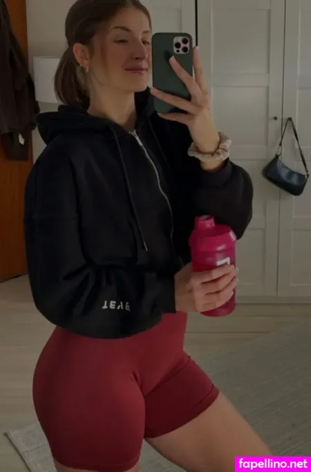 Caro Winter OnlyFans Thumbnail #WnYOCMRryk