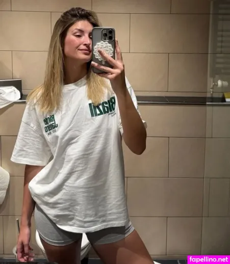 Caro Winter OnlyFans Thumbnail #w4n6OaD7g9