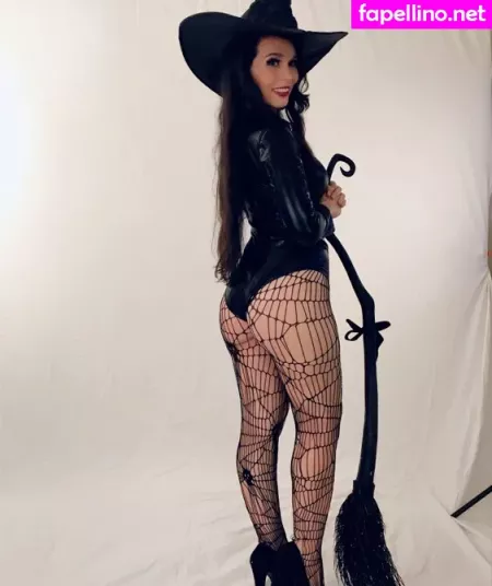 Caroangulito Cosplayer OnlyFans Thumbnail #cshxcUKKsi