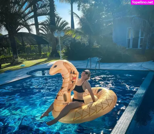 Carol Capel OnlyFans Thumbnail #4MFg30Dm53