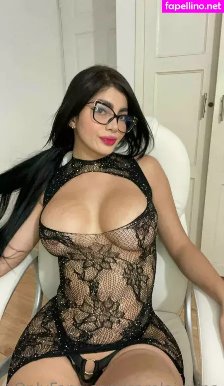 Carolainvina OnlyFans Thumbnail #ZMiC8AlPEs