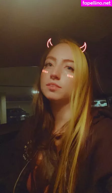 Caroliiiiine OnlyFans Thumbnail #V5j6TyVPLv