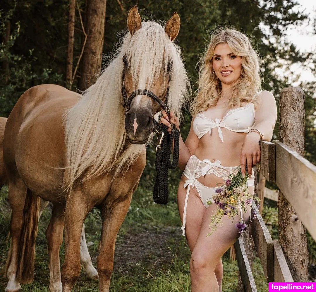 caroline__gross Nude Leaked OnlyFans Photo #mKhhuaC1XF